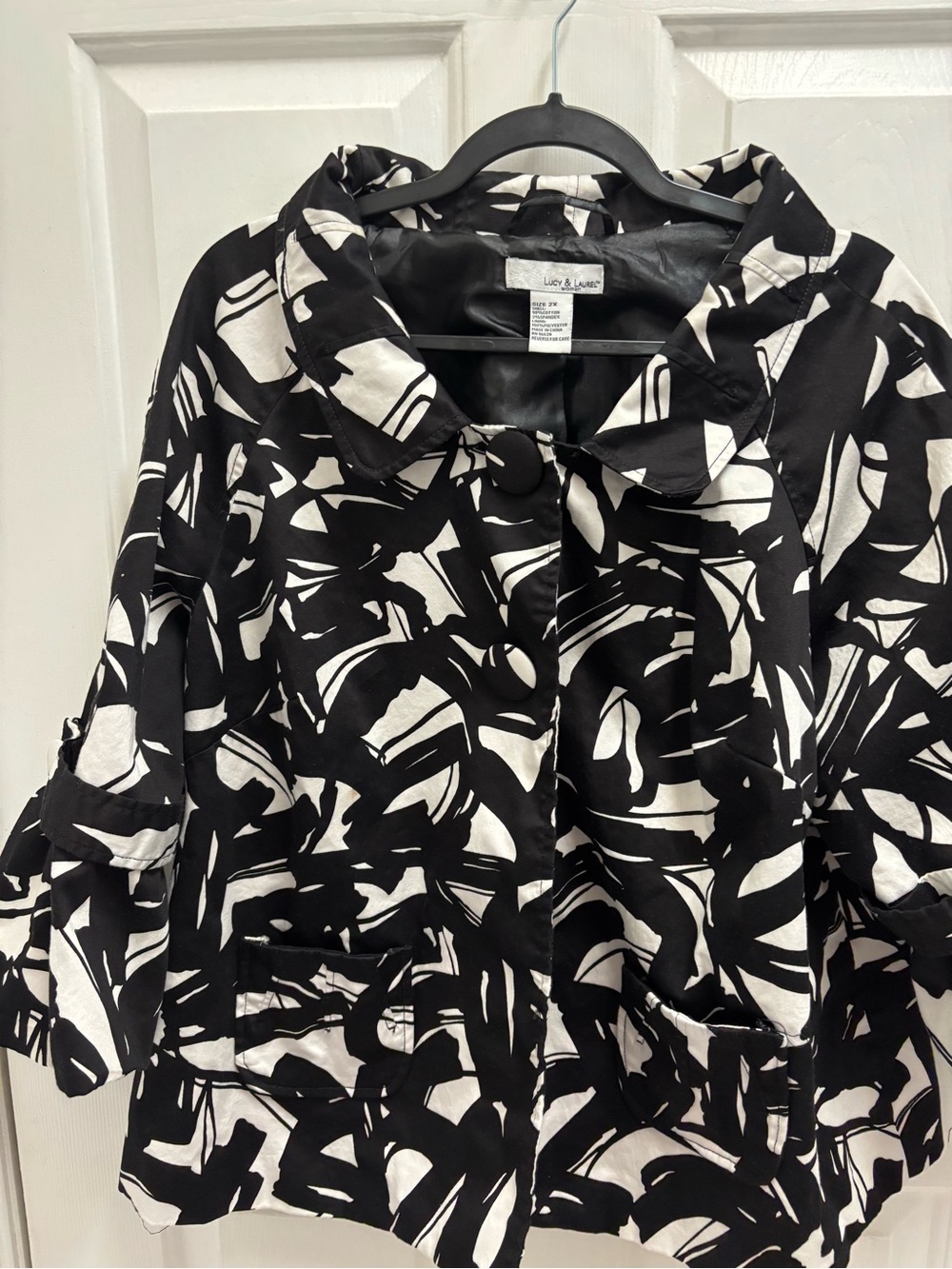 Lucy & Laurel Black and White Abstract Button Jacket